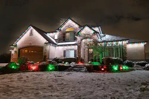Outdoor holiday lighting